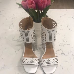 Nine West Karabee white 6.5 caged leather heels